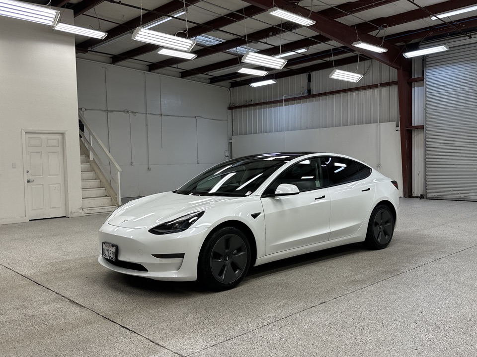 Roberts Auto Sales 2021 Tesla Model 3 
