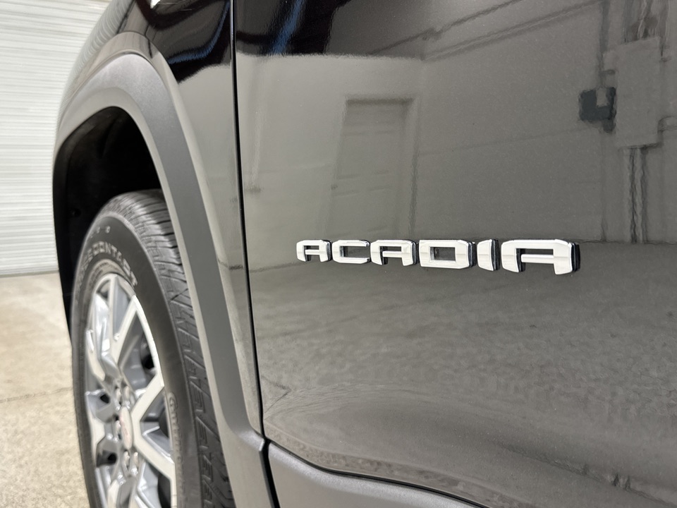 Roberts Auto Sales 2023 GMC Acadia 