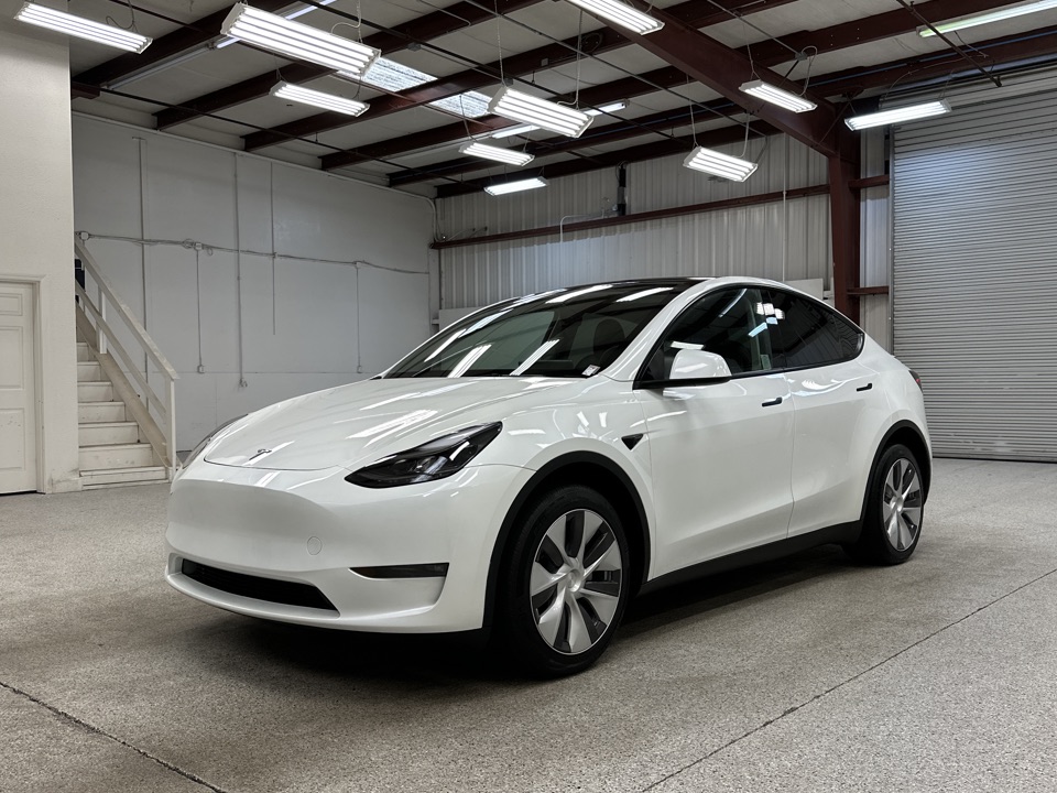 Roberts Auto Sales 2023 Tesla Model Y 