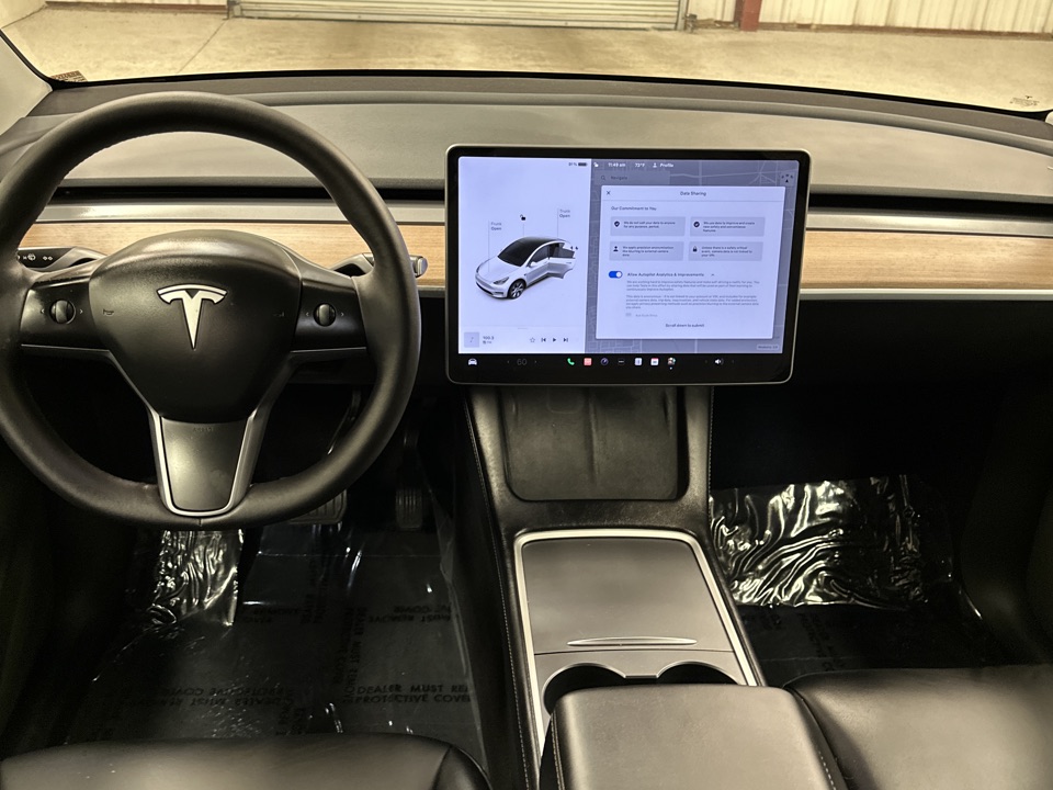 2023 Tesla Model Y - Roberts