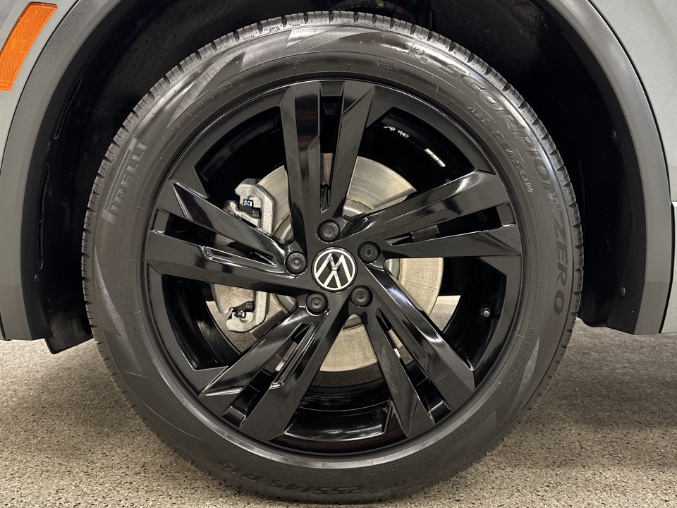 Roberts Auto Sales 2023 Volkswagen Tiguan 