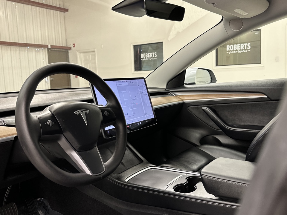 2022 Tesla Model 3 - Roberts