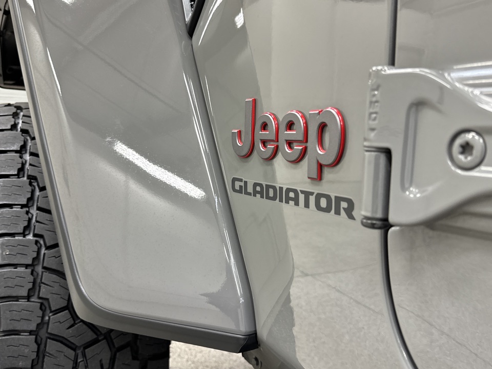 2022 Jeep Gladiator - Roberts