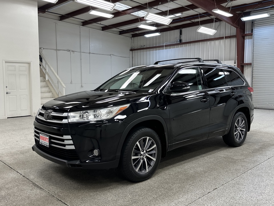 Roberts Auto Sales 2018 Toyota Highlander 