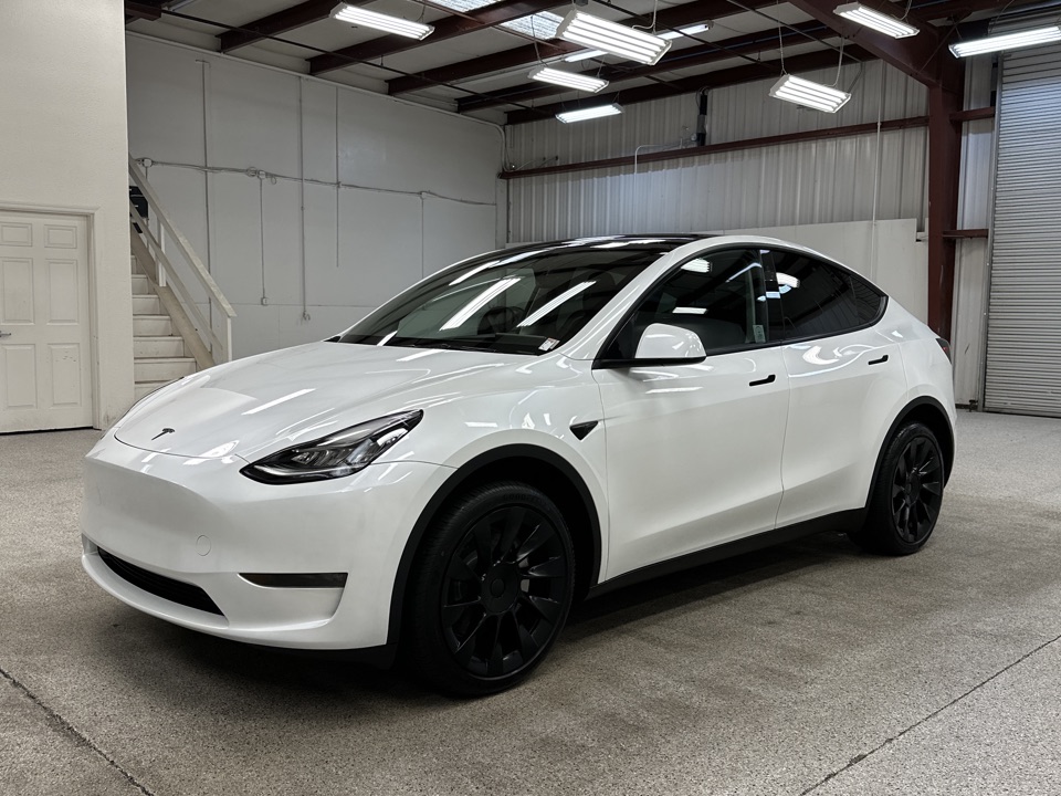Roberts Auto Sales 2023 Tesla Model Y 