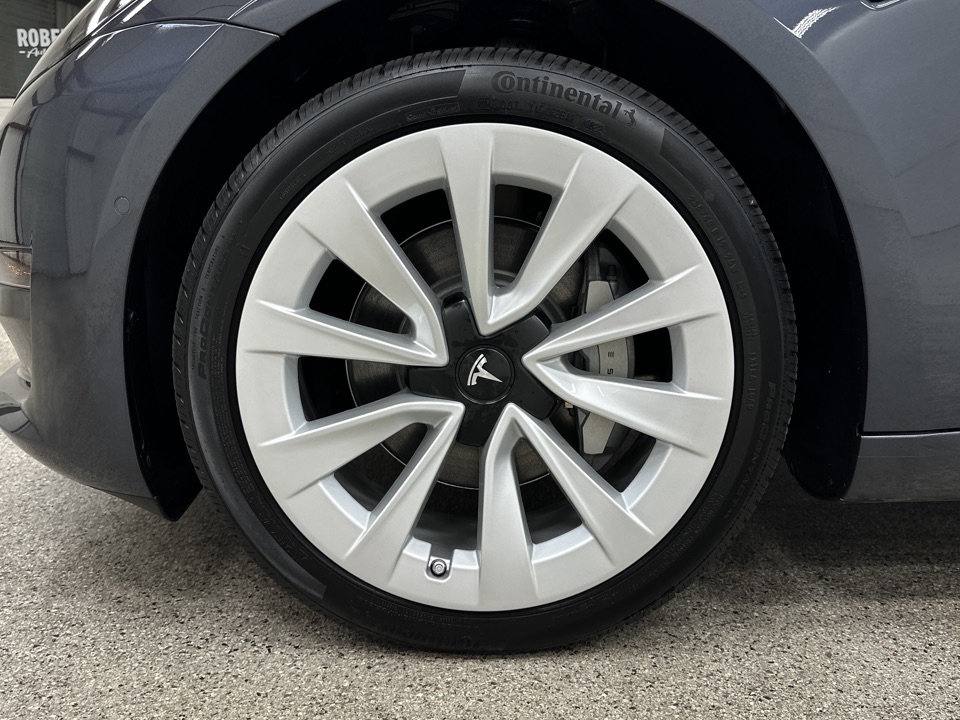 Roberts Auto Sales 2022 Tesla Model 3 