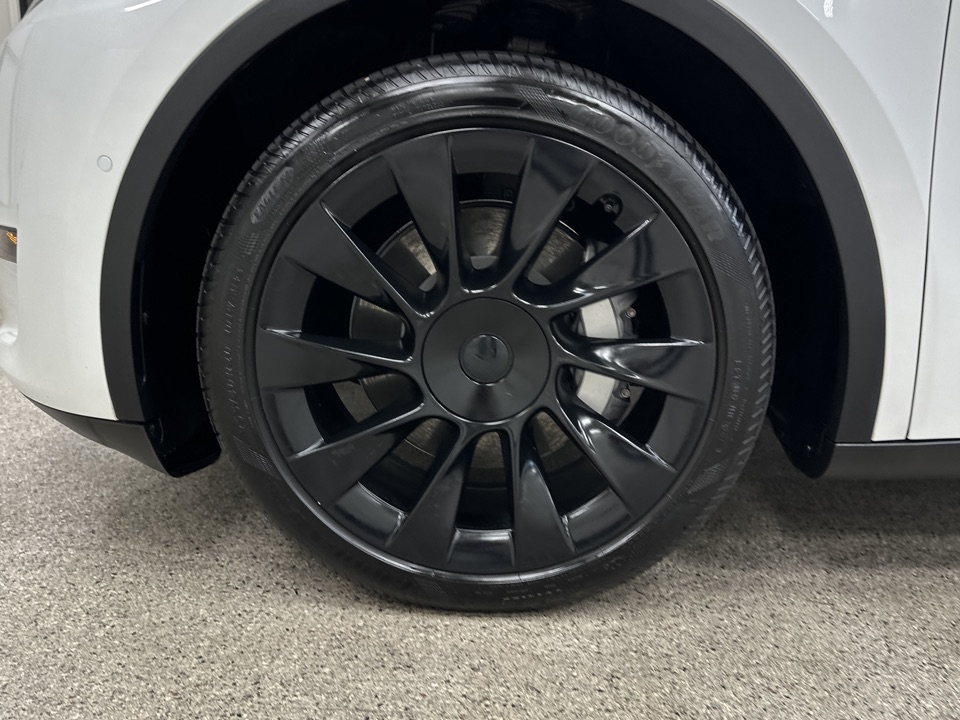 Roberts Auto Sales 2021 Tesla Model Y 