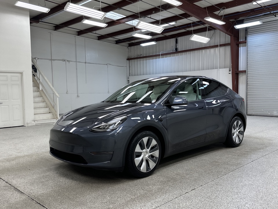 Roberts Auto Sales 2020 Tesla Model Y 