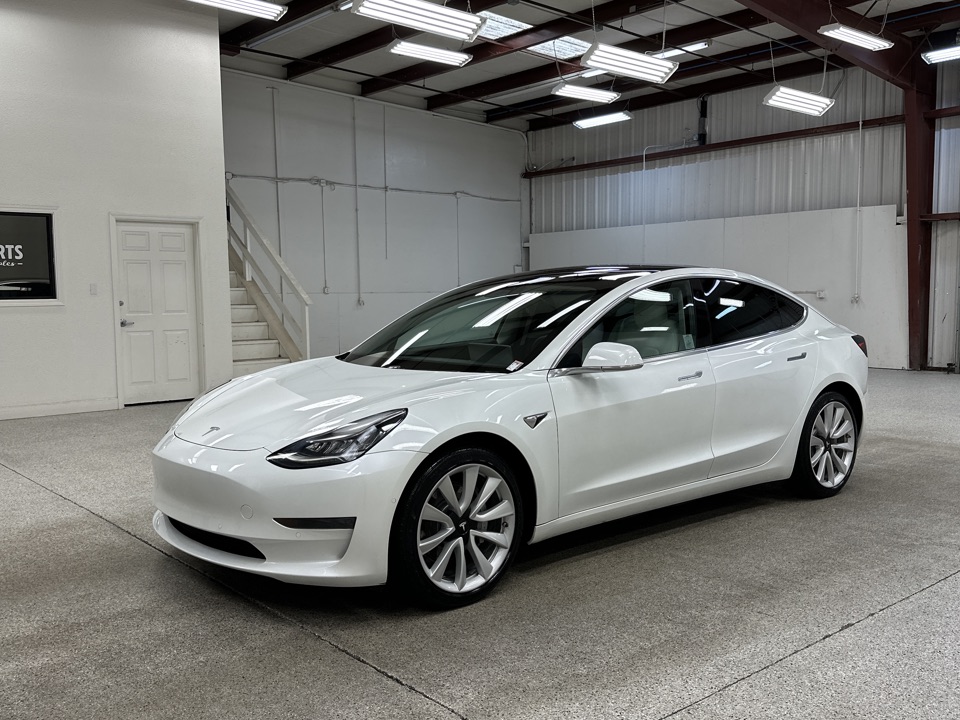 Roberts Auto Sales 2020 Tesla Model 3 