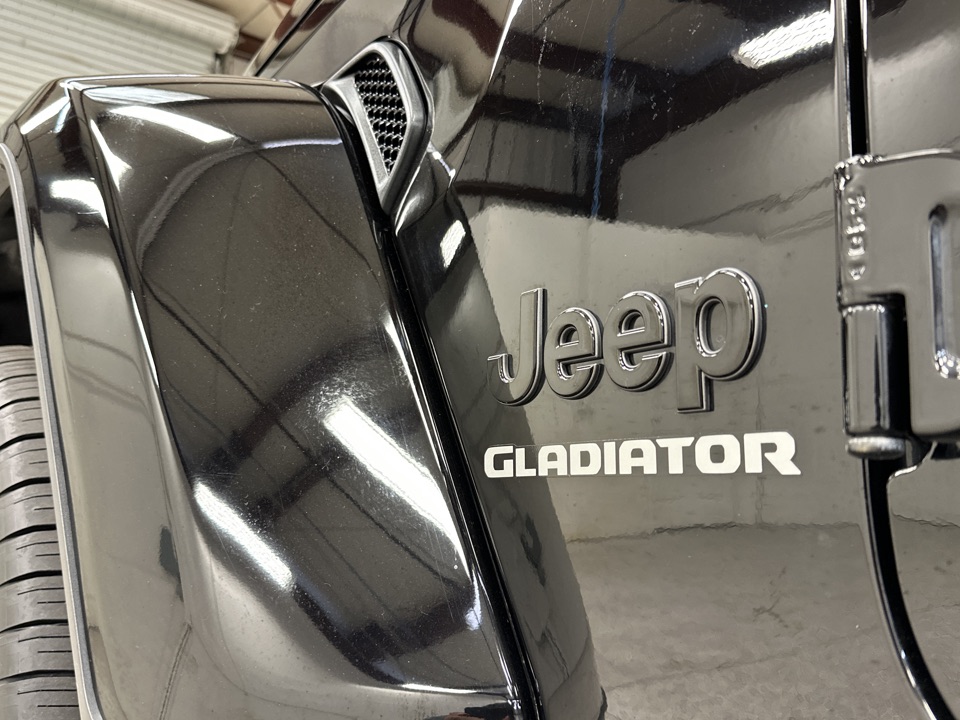 Roberts Auto Sales 2021 Jeep Gladiator 
