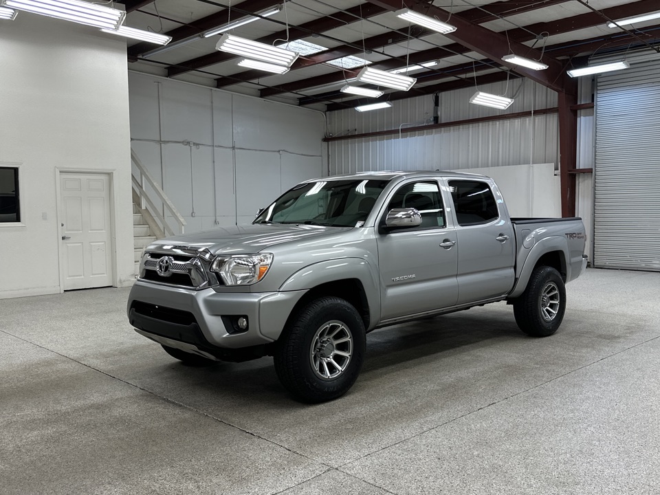 Roberts Auto Sales 2015 Toyota Tacoma 