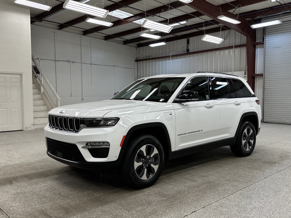 Roberts Auto Sales 2022 Jeep Grand Cherokee 