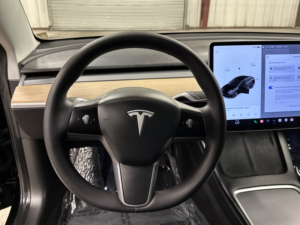 2021 Tesla Model 3 - Roberts